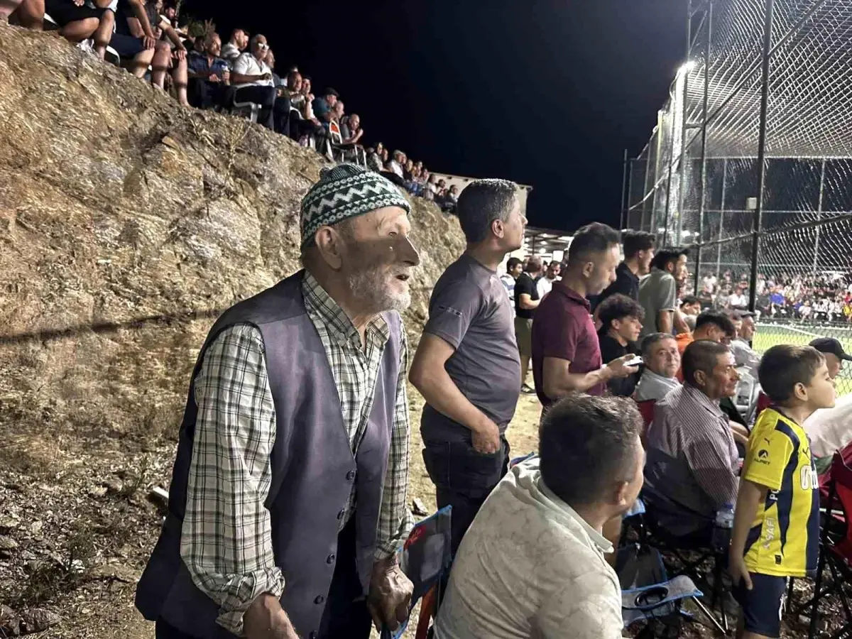 Karacaören’de Halı Saha Turnuvası heyecanı